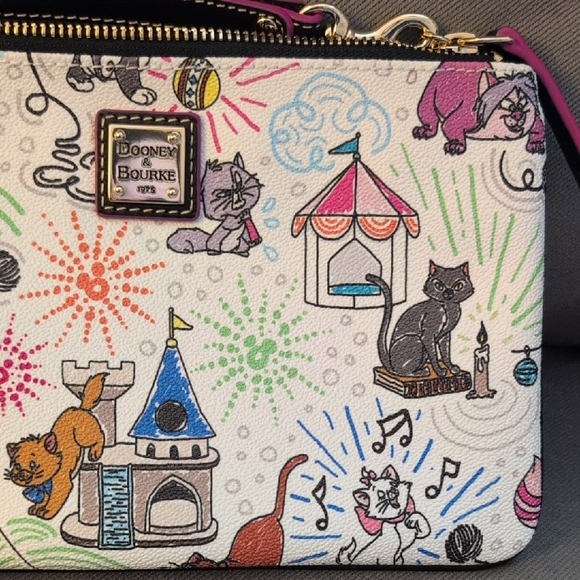 Dooney & Bourke Disney Cats 6x9 Wristlet - Picture 4 of 8